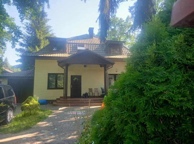 House 10 rooms 400 m² in Piaseczno, Poland