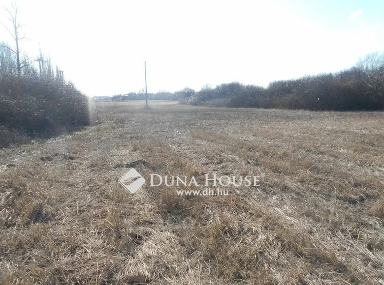Land 12 586 m² Gyongyos, Hungary