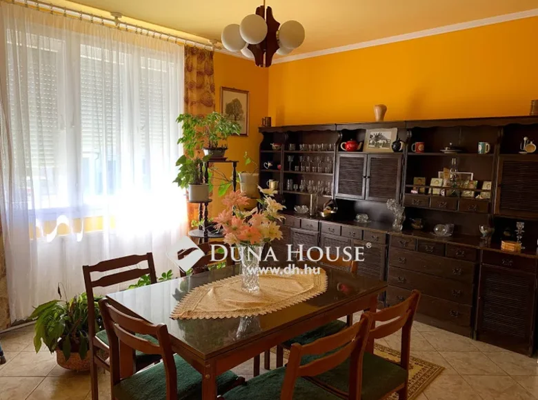 House 2 bathrooms 210 m² in Great Plain and North, All countries