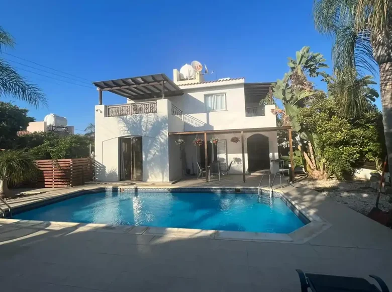 Dom 4 pokoi  Empa, Cypr