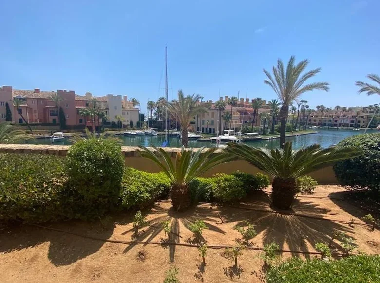 Квартира 4 спальни 290 м² San Roque, Испания