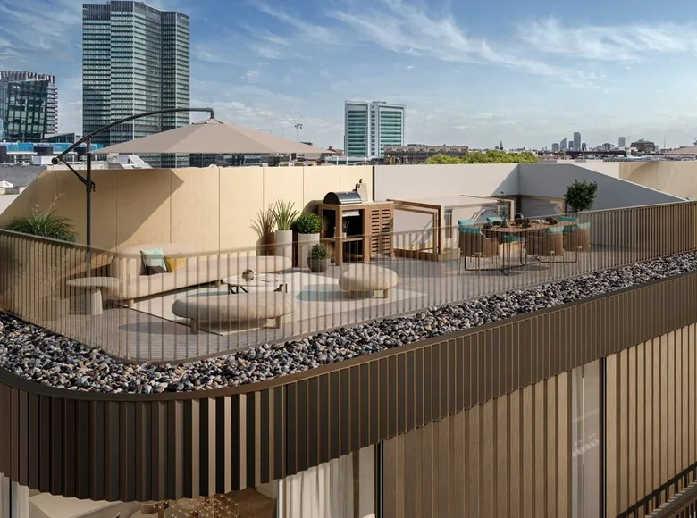 2 bedroom apartment 77 m² London, United Kingdom
