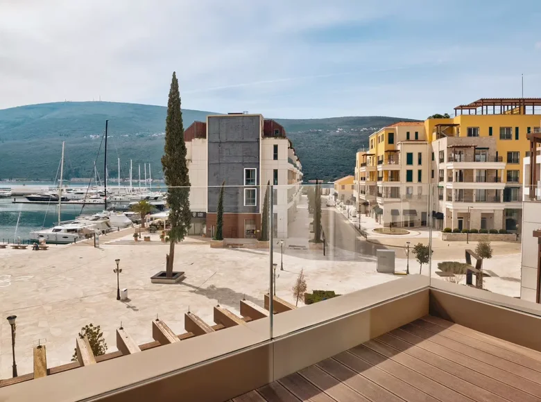 Mieszkanie 4 pokoi 156 m² Kumbor, Czarnogóra