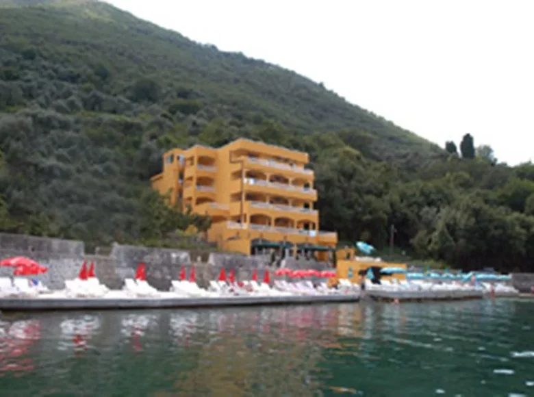 Established business 1 630 m² in Stoliv, Montenegro