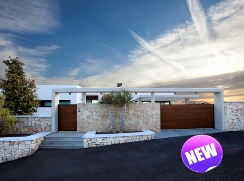 3-Schlafzimmer-Villa 378 m² Teulada, Spanien