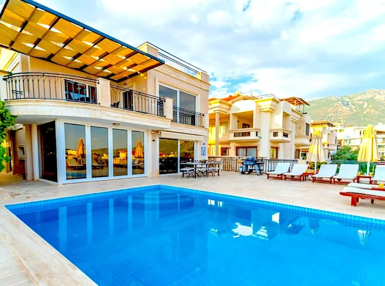 6 bedroom villa 330 m² Kalkan, Turkey