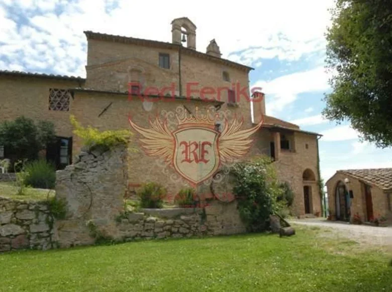 Коммерческое помещение 600 м² Лукка, Италия