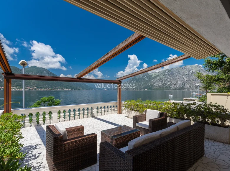 Вилла 9 комнат 365 м² Доброта, Черногория