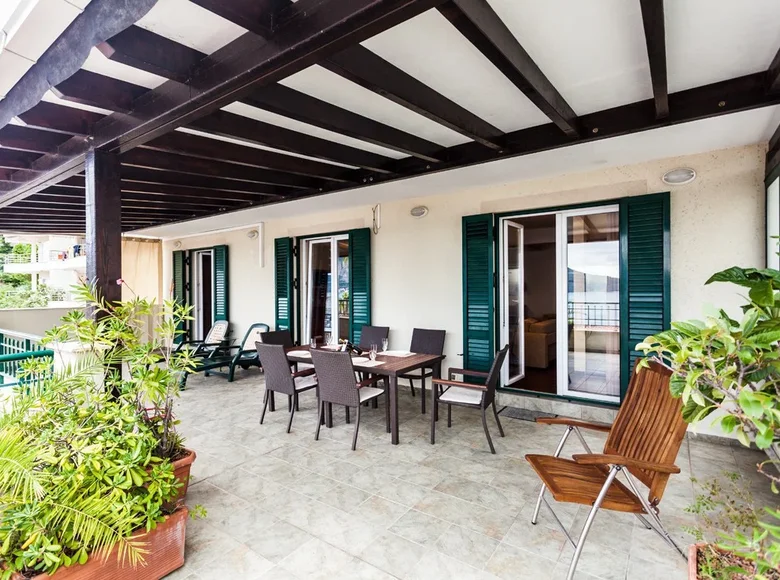 Apartamento 3 habitaciones 100 m² Herceg Novi, Montenegro