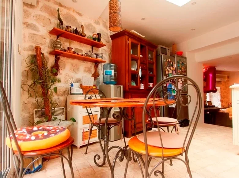 Dom 4 pokoi 145 m² Dobrota, Czarnogóra