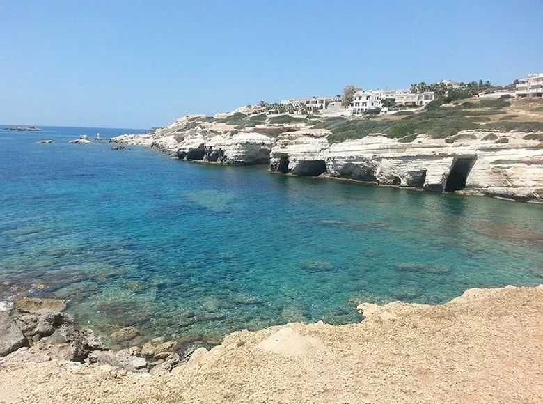 Atterrir  Péyia, Chypre