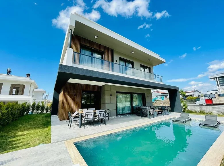 Villa de 4 habitaciones 184 m² Kusadasi, Turquía