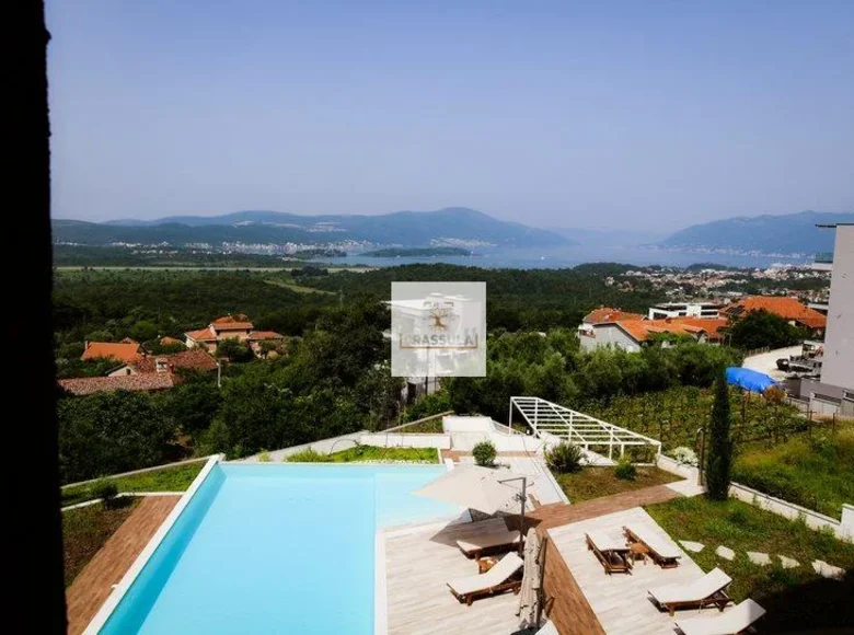 3 bedroom apartment 120 m² Kavac, Montenegro