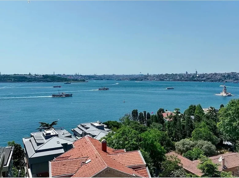 Duplex 4 bedrooms 310 m² Uskudar, Turkey