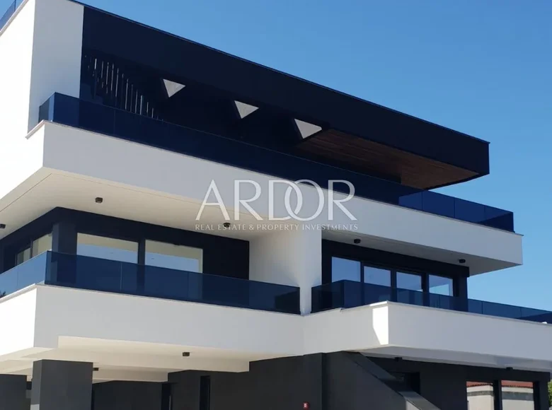 3 bedroom apartment 171 m² Krk, Croatia