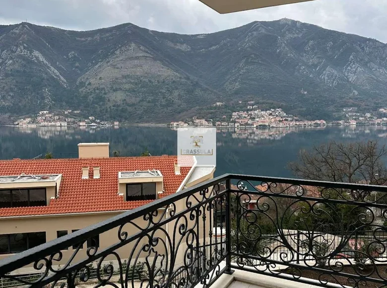 Квартира 3 спальни 81 м² в Доброте, Черногория