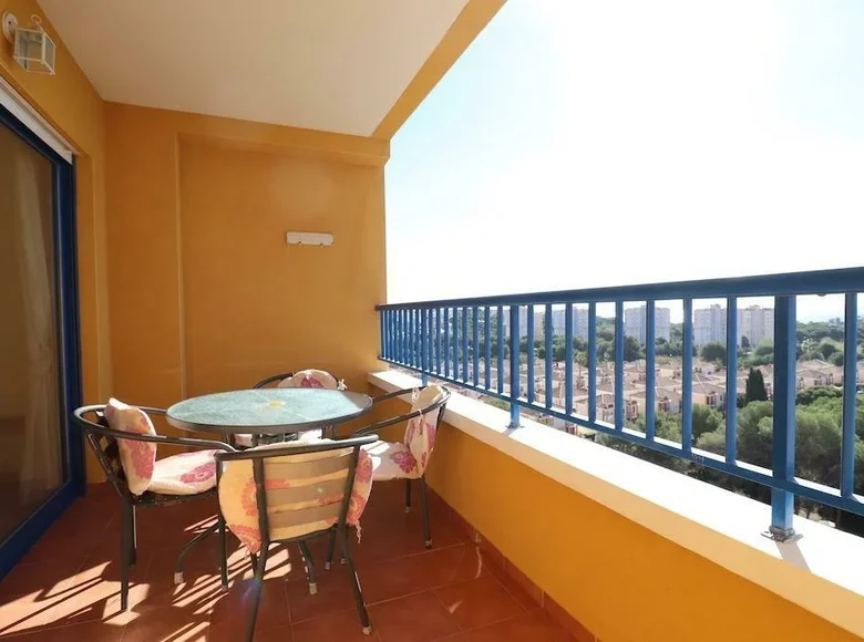 Квартира 2 спальни 75 м² Dehesa de Campoamor, Испания