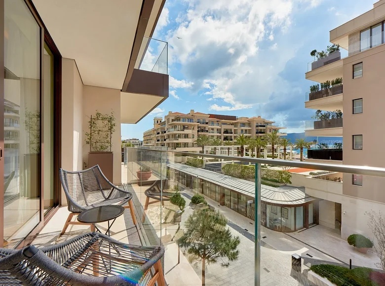 2 bedroom apartment 152 m² Montenegro, Montenegro