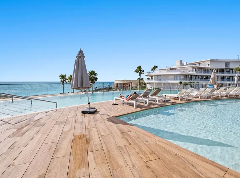 Wohnung 2 Schlafzimmer 121 m² Estepona, Spanien