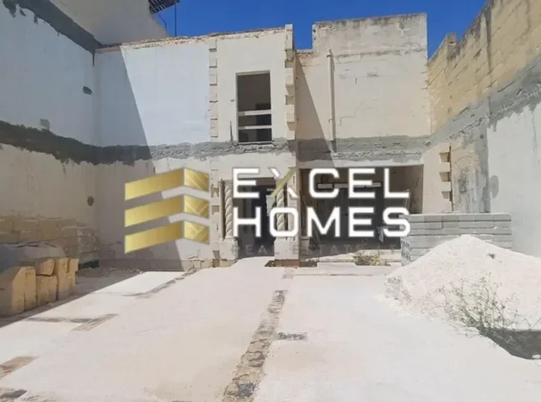 Adosado  Qrendi, Malta