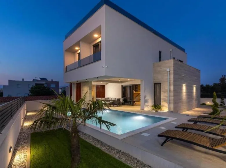 3 bedroom villa 225 m² Zaton, Croatia