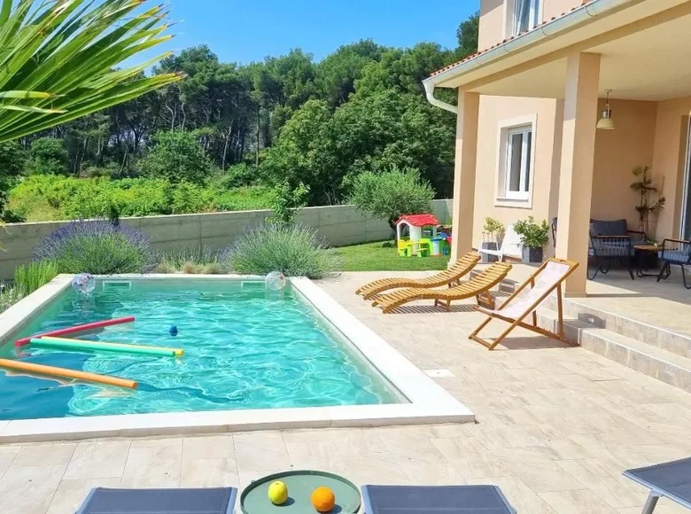 4 bedroom Villa 182 m² Grad Pula, Croatia