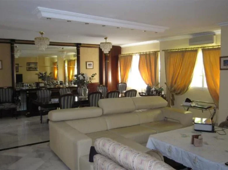 4 bedroom apartment 176 m² Fuengirola, Spain