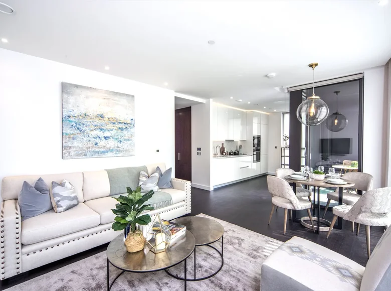 2 bedroom apartment 7 m² in London, United Kingdom