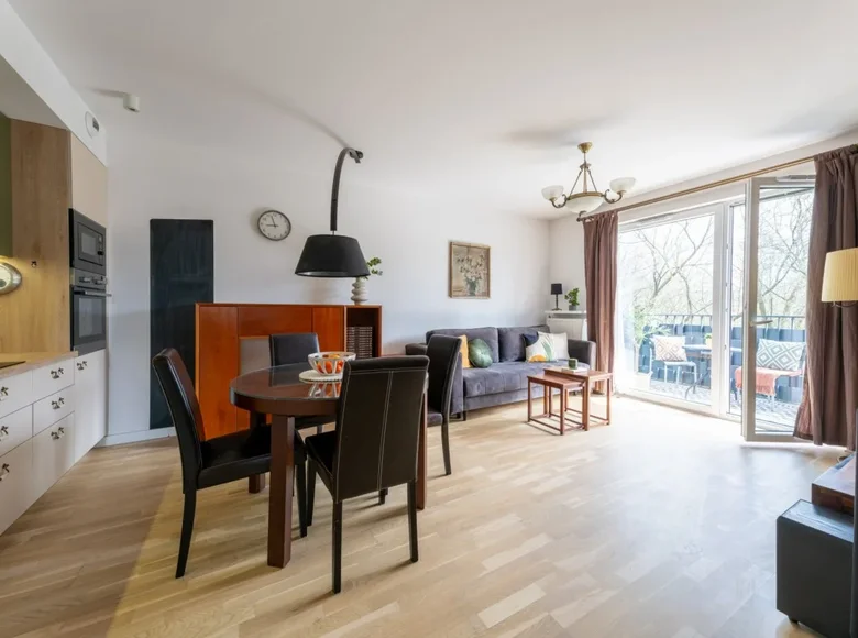 Mieszkanie 4 pokoi 80 m² Warszawa, Polska