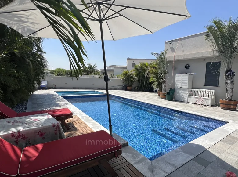 Villa de 6 habitaciones 1 000 m² Beer Ganim, Israel
