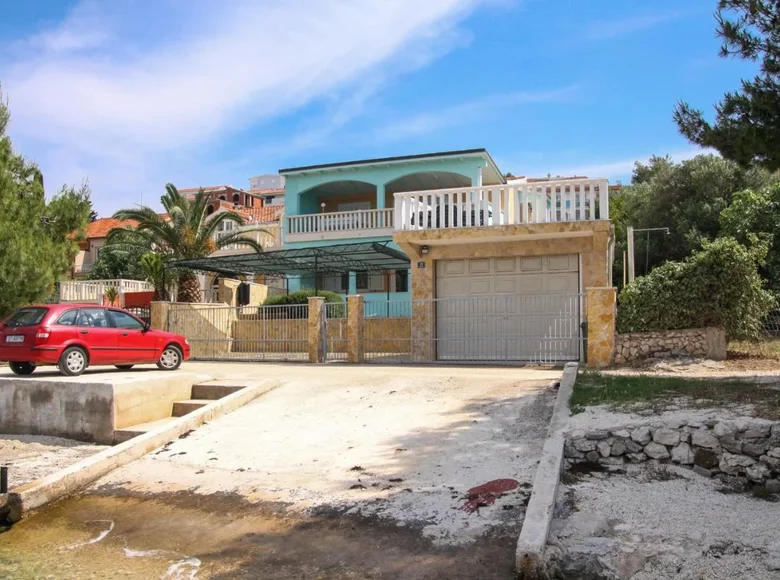 4 bedroom house 184 m² Grad Trogir, Croatia