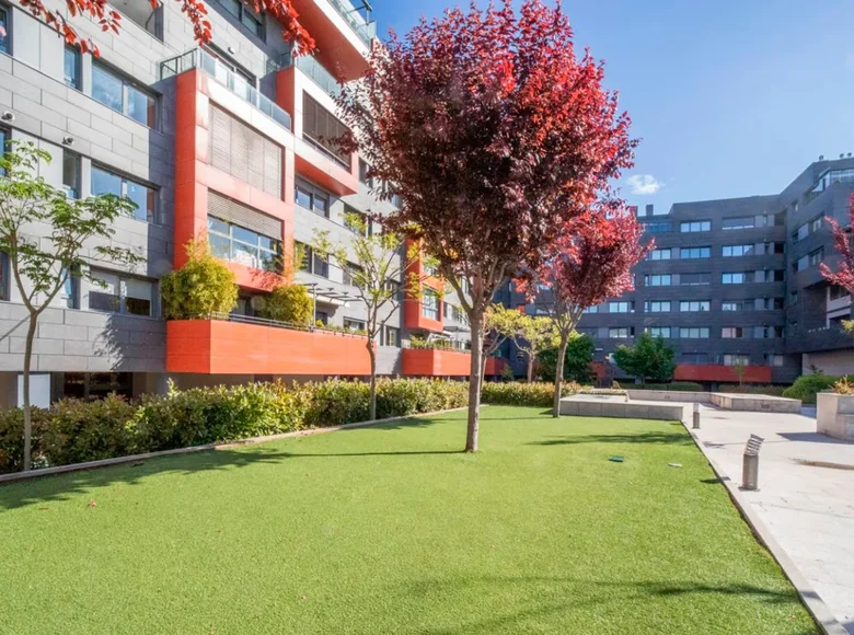 Mieszkanie 2 pokoi 115 m² Madryt, Hiszpania