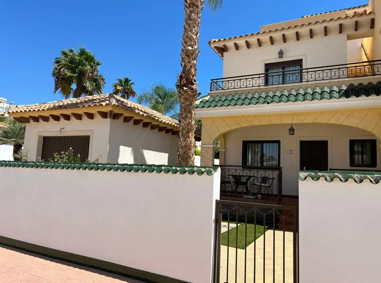 Stadthaus 3 Schlafzimmer 105 m² Urbanizacion Dona Pepa, Spanien