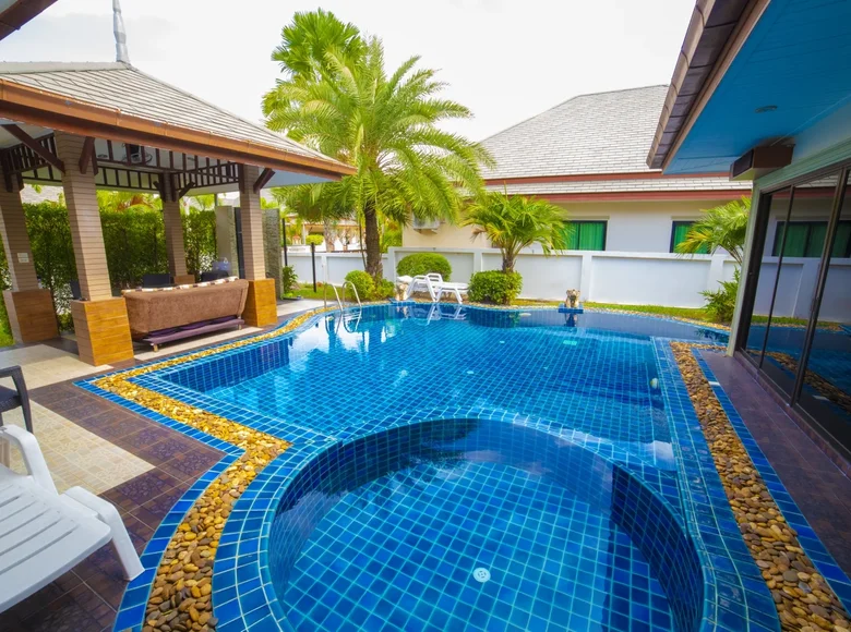 Villa de tres dormitorios 180 m² mab fakthxng, Tailandia