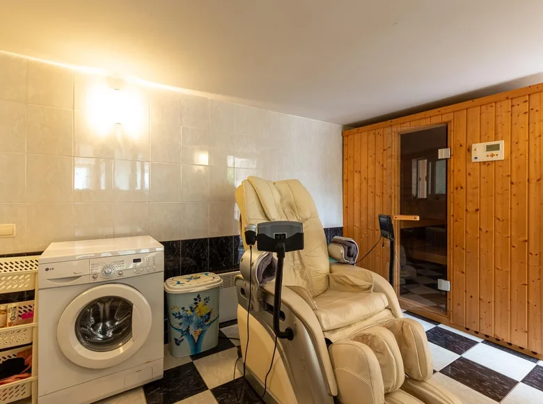 3 bedroom apartment 137 m² Kumbor, Montenegro