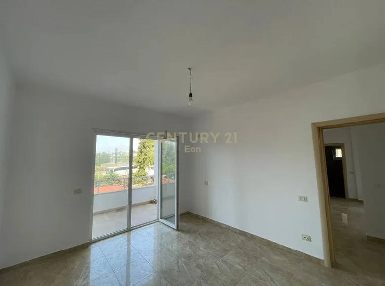Mieszkanie 3 pokoi 86 m² Bashkia Durres, Albania
