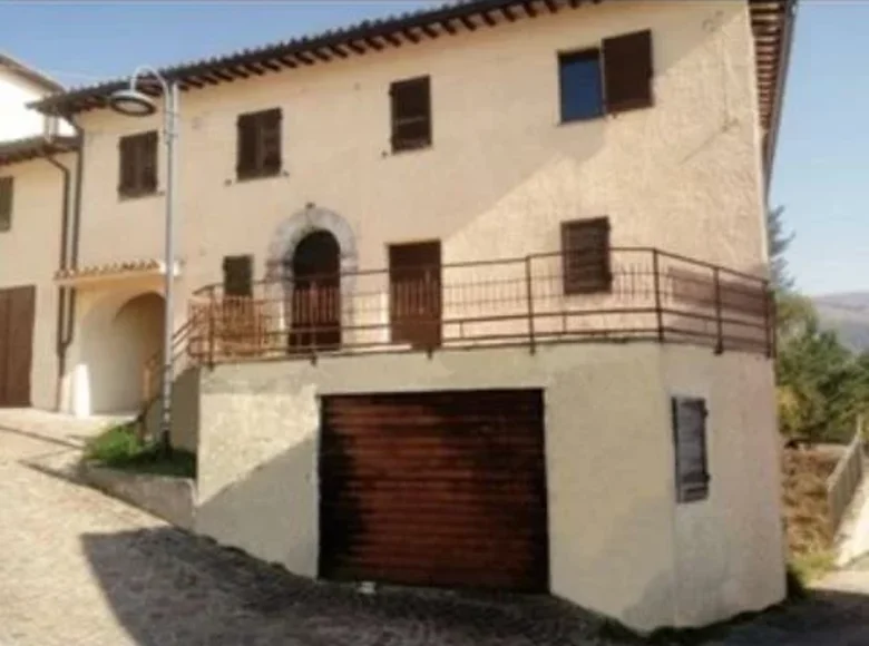 Maison 19 chambres 550 m² Serravalle di Chienti, Italie