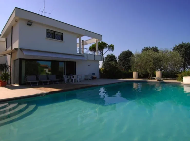 Villa 7 habitaciones 350 m² Riccione, Italia