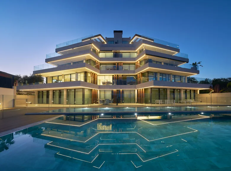 3 bedroom apartment 232 m² Estepona, Spain