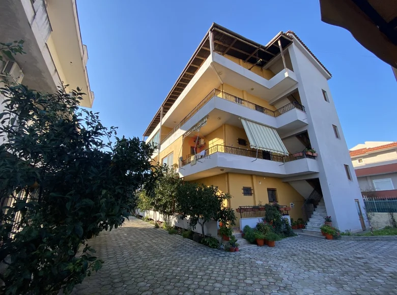 Casa 2 habitaciones 992 m² Bashkia Vlore, Albania