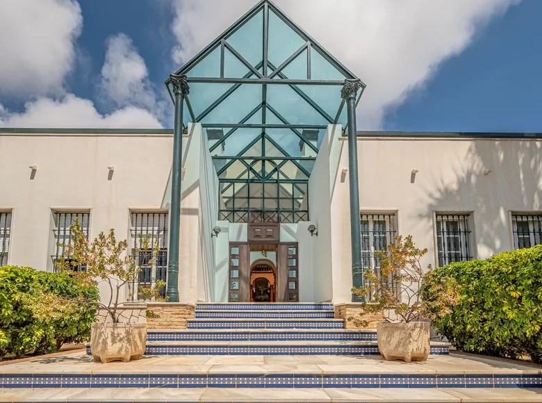 Villa de 4 dormitorios 557 m² Benalmadena, Španjolska