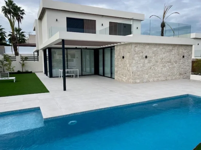 3-Schlafzimmer-Villa 130 m² Orihuela, Spanien