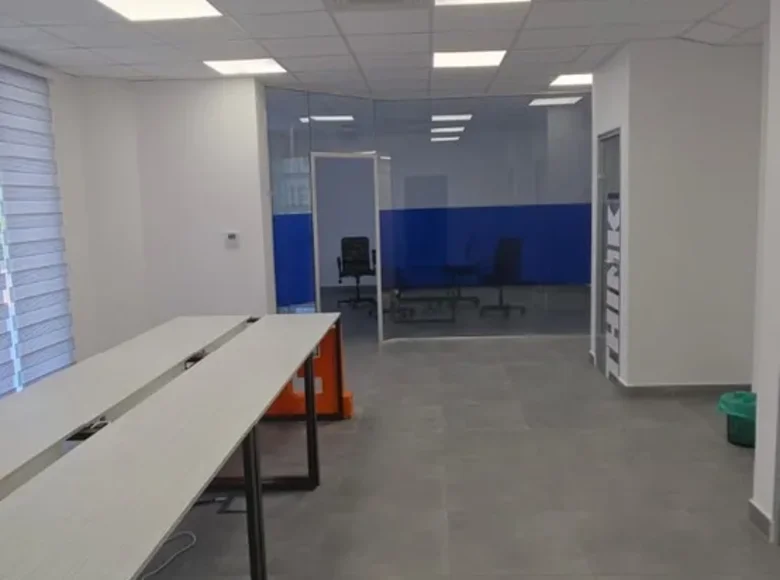 Gewerbefläche 1 Schlafzimmer 158 m² in Becici, Montenegro