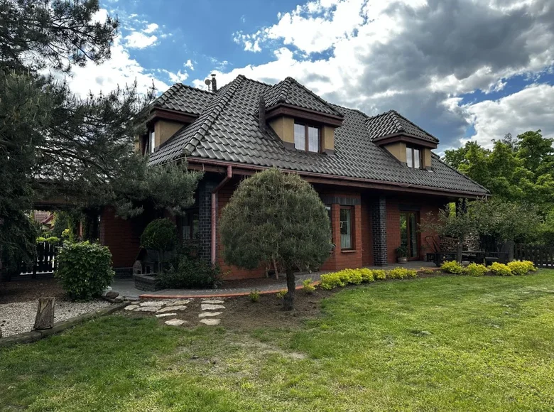 6 room house 247 m² Lomianki, Poland