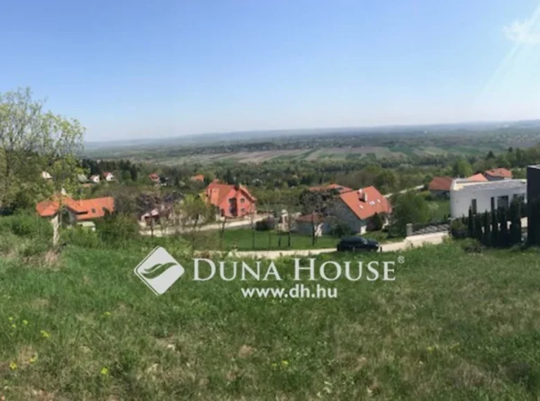 Land 1 093 m² Szentendre, Hungary