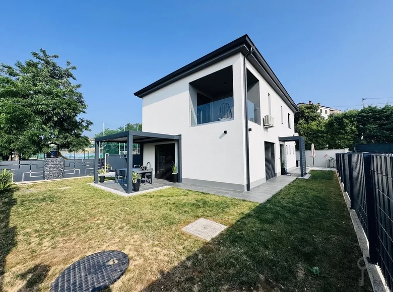 Дом 154 м² Копер, Словения