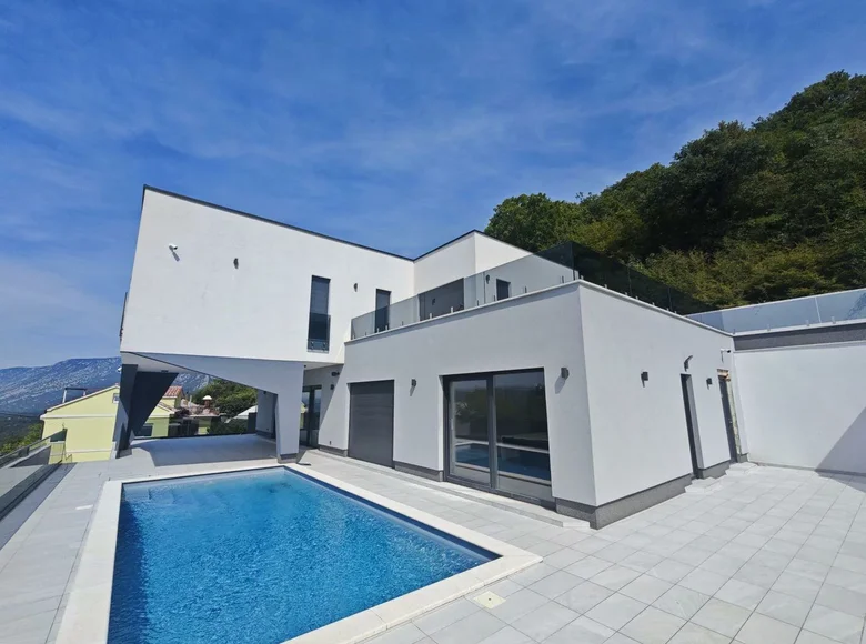 3 bedroom villa 380 m² Grad Novi Vinodolski, Croatia