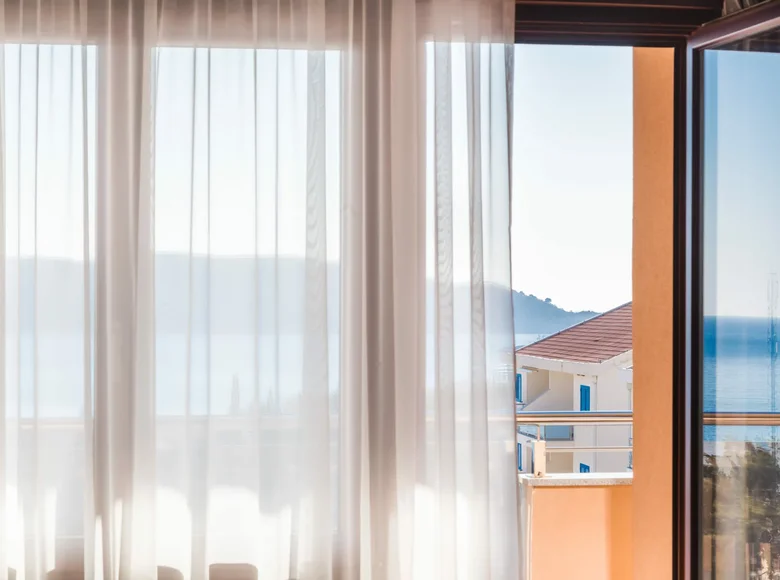 2 bedroom apartment 95 m² Becici, Montenegro