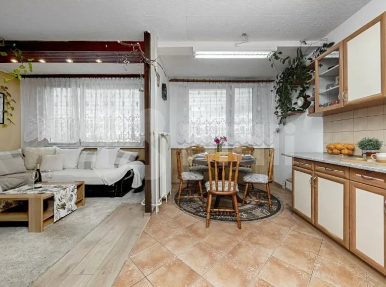 3 bedroom apartment 74 m² Capital City of Prague, Czech Republic