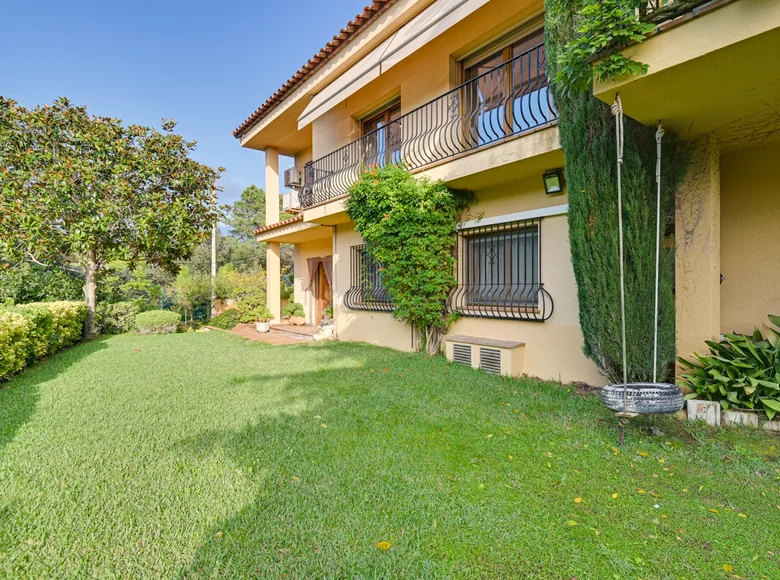 Вилла 6 спален 490 м² Canyelles, Испания